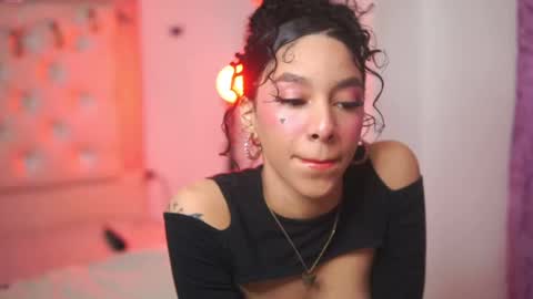 Yuyi Cam online show from 29, 9, 2025