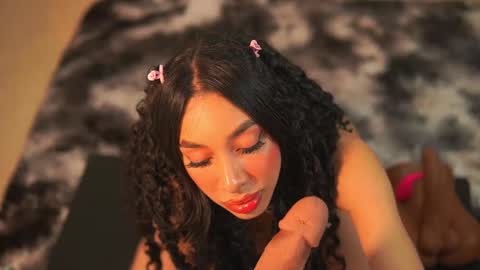 Snapshot of yuyi_cam chatting on 8, 2, 2026 Yuyi Cam online show from 8, 2, 2026