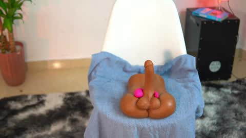 Snapshot of yuyi_cam chatting on 12, 2, 2026 Yuyi Cam online show from 12, 2, 2026