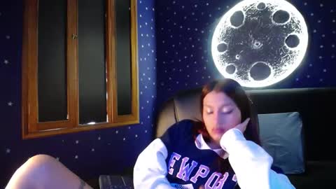 YUYIS online show from 6, 2, 2026