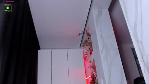 Snapshot of yvonne_miss chatting on 30, 9, 2025 yvonne_miss online show from 30, 9, 2025