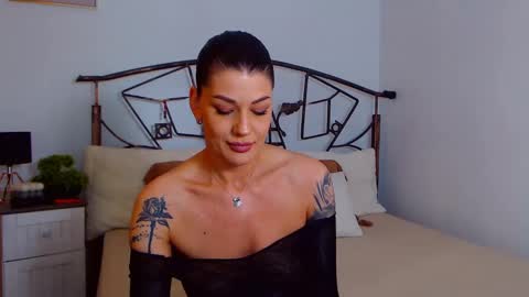 Snapshot of yvonneeverlee chatting on 27, 2, 2025 I V Y online show from 27, 2, 2025