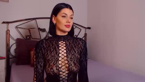 I V Y   online show from 26, 3, 2026