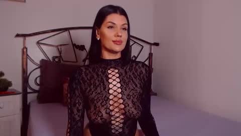 I V Y   online show from 26, 5, 2026