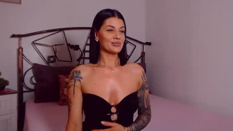 I V Y   online show from 13, 6, 2026