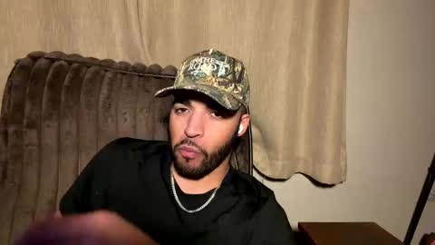 Snapshot of yyyyttttone chatting on 8, 11, 2025 yyyyttttone online show from 8, 11, 2025
