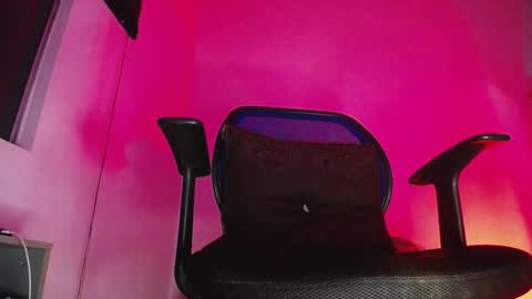 Zac Freelance model online show from 18, 12, 2025