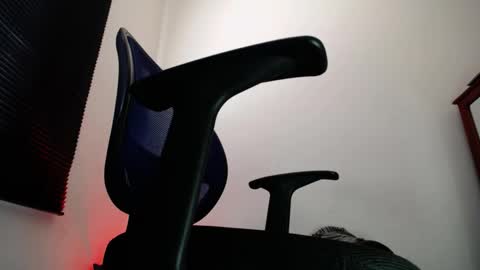 Zac Freelance model online show from 16, 4, 2026