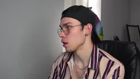 Snapshot of zack_huddle chatting on 26, 6, 2026 ZACK HUDDLE online show from 26, 6, 2026