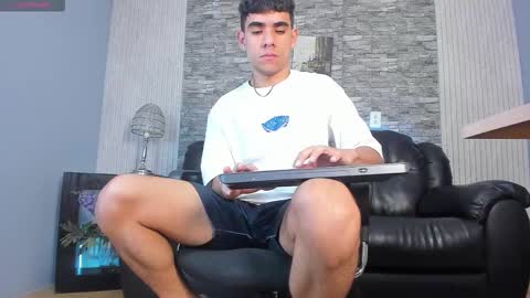 zack_joness10 online show from 14, 1, 2026