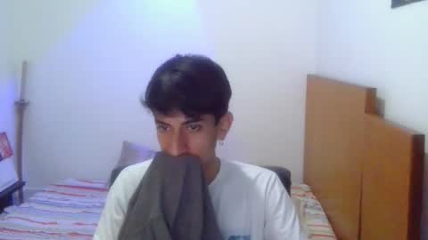 Snapshot of zack_kingg chatting on 28, 10, 2025 Zack King online show from 28, 10, 2025