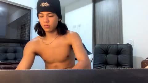 Snapshot of zackss_player chatting on 22, 9, 2025 zackss_player online show from 22, 9, 2025