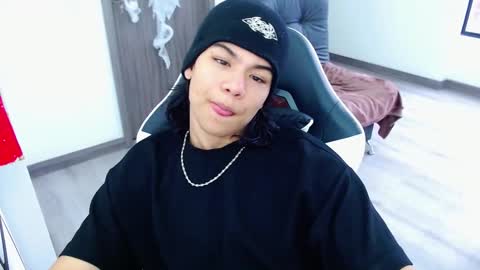 Snapshot of zackss_player chatting on 11, 10, 2025 zackss_player online show from 11, 10, 2025