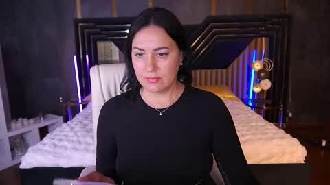 Zafiramoonn online show from 4, 11, 2025