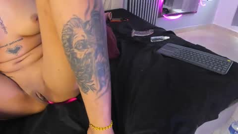 zafiro____ online show from 11, 5, 2026