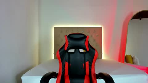 Zafiro Brown online show from 5, 10, 2025