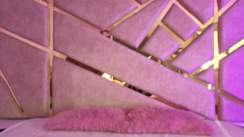 Claire  online show from 13, 11, 2025