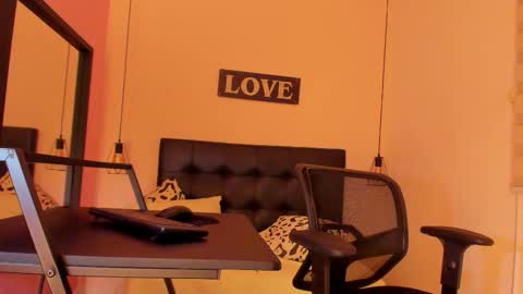 Zaira  online show from 24, 11, 2025