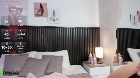 zaira online show from 4, 4, 2026