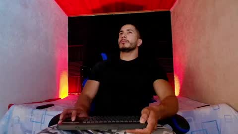 Snapshot of zanemaverick chatting on 20, 4, 2026 zanemaverick online show from 20, 4, 2026