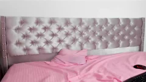 Snapshot of zanxley_ chatting on 10, 1, 2025 zanxley_ online show from 10, 1, 2025