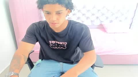 Snapshot of zanxley_ chatting on 28, 1, 2025 zanxley_ online show from 28, 1, 2025