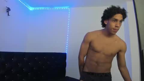 Snapshot of zanxley_ chatting on 18, 2, 2025 zanxley_ online show from 18, 2, 2025