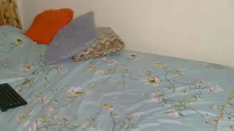 Snapshot of zara_lae chatting on 6, 5, 2026 nicky online show from 6, 5, 2026