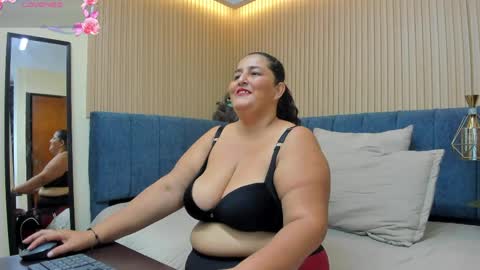 Snapshot of zara_milf_ chatting on 23, 4, 2026 zara online show from 23, 4, 2026