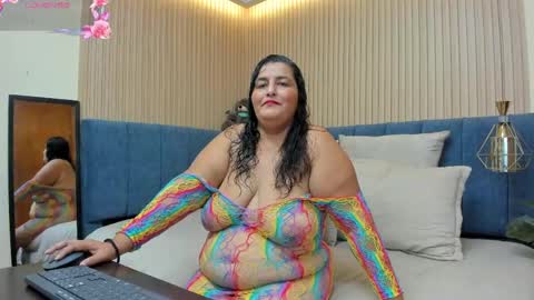 Snapshot of zara_milf_ chatting on 24, 4, 2026 zara online show from 24, 4, 2026