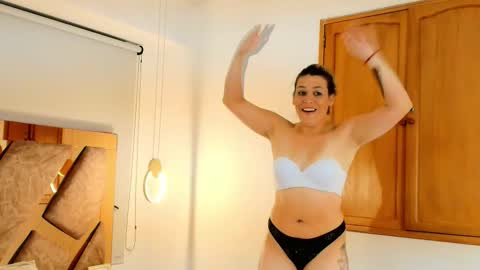 Zarah Andrews online show from 13, 12, 2025