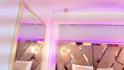 Zarah Andrews online show from 18, 12, 2025