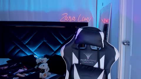 Zara Lim  online show from 14, 11, 2025