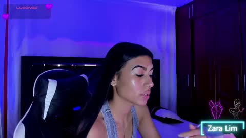 Zara Lim  online show from 22, 11, 2025