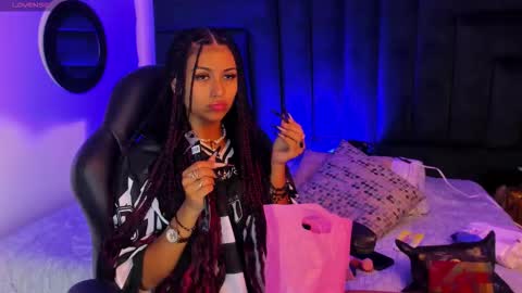 Zara Lim  online show from 14, 12, 2025