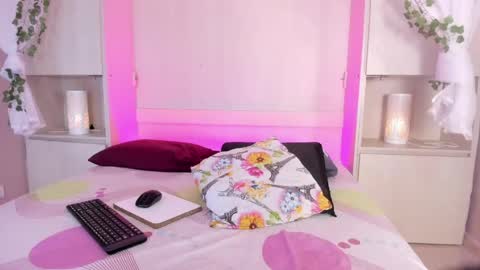 SARA  online show from 16, 4, 2026