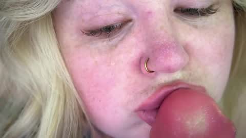 Snapshot of zarareign_ chatting on 6, 4, 2026 Lola online show from 6, 4, 2026
