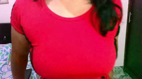 Snapshot of zaray_45bella chatting on 4, 3, 2026 zaray online show from 4, 3, 2026