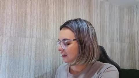 Isabella online show from 14, 5, 2026