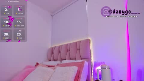 Snapshot of zarianaevanz chatting on 24, 9, 2025 Zariana online show from 24, 9, 2025