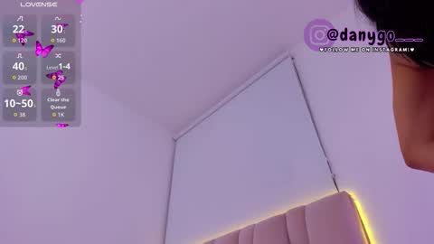 Snapshot of zarianaevanz chatting on 14, 11, 2025 Zariana online show from 14, 11, 2025