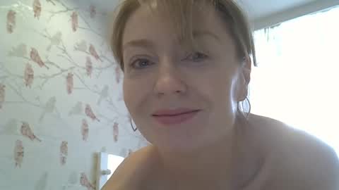 Snapshot of zarinaswift chatting on 14, 3, 2026 Zarina Swift online show from 14, 3, 2026