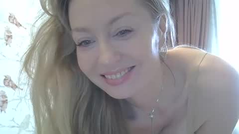 Snapshot of zarinaswift chatting on 15, 3, 2026 Zarina Swift online show from 15, 3, 2026