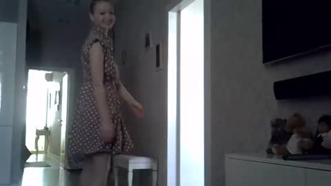 Snapshot of zarinaswift chatting on 25, 3, 2026 Zarina Swift online show from 25, 3, 2026