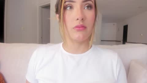 Snapshot of zarirosse chatting on 25, 11, 2025 zarirosse online show from 25, 11, 2025