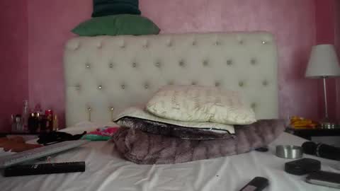 Snapshot of zayla_skye chatting on 7, 10, 2025 Zayla online show from 7, 10, 2025