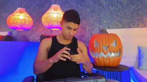 Snapshot of zayne_cross chatting on 24, 10, 2025 Zayn Cross online show from 24, 10, 2025
