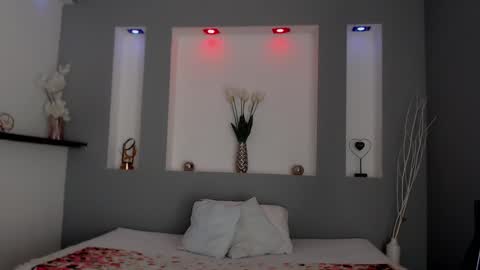 Karolyne online show from 24, 2, 2025