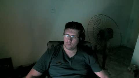 Snapshot of zehdolandia chatting on 22, 12, 2025 pervboy online show from 22, 12, 2025