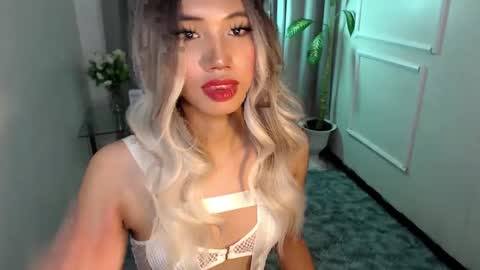 zelainalovetocum online show from 17, 1, 2025